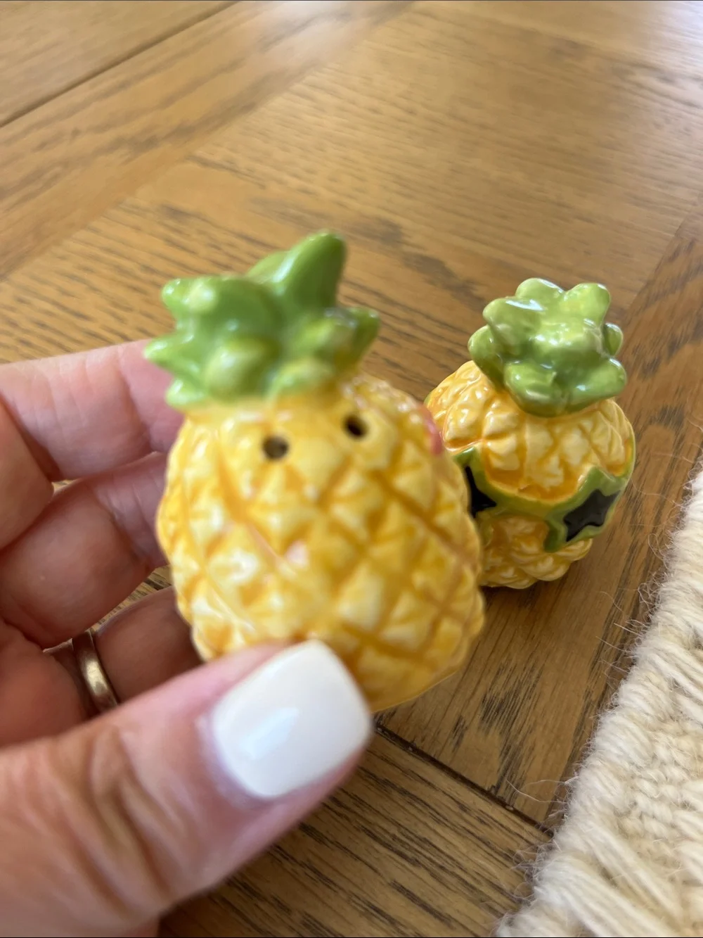 New Cracker Barrel Pineapple Ceramic Salt & Pepper Shakers - Yellow with Green
